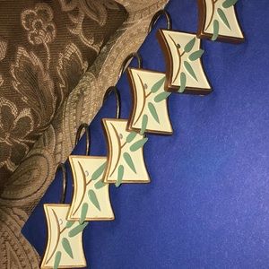 Curtain holders 🧚🏾‍♂️5/$15 in bundles of 5 exp 5/15/23)(✅3/$21 in bundles of 3